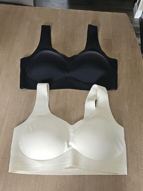 Seamless Comfort Wireless Bra - Black and Cream